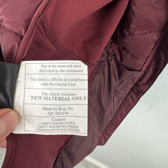 Lululemon Women's Down for It All 700-Down-Fill Vest in color Garnet size 6 - Picture 13 of 15